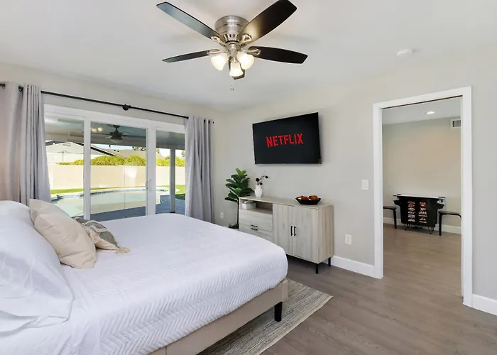 Pegasus - Modern Getaway With Pool & Game Ferienhaus