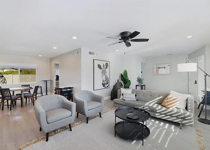 Pegasus - Modern Getaway With Pool & Game Ferienhaus Tempe
