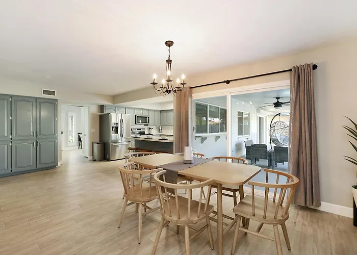 Pegasus - Modern Getaway With Pool & Game Ferienhaus Tempe
